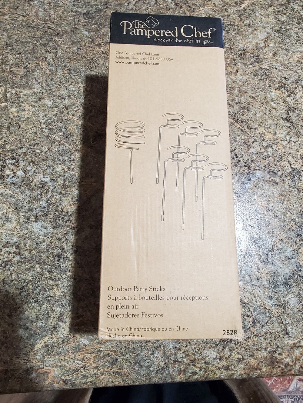 THE PAMPERED CHEF  NWT BOX. OUTDOOR PARTY STICKS. DRINK HOLDER.